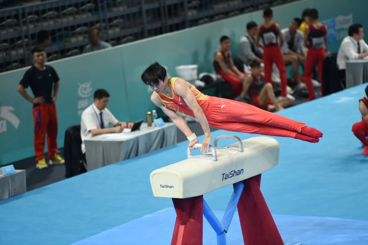冠軍時(shí)刻 | 泰山體育見(jiàn)證十五運(yùn)體操青年組團(tuán)體賽事榮耀